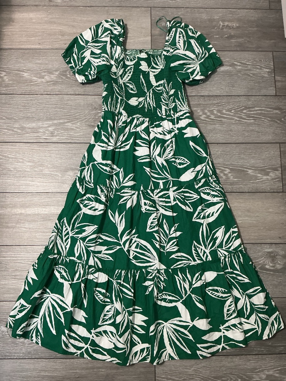 Meadow Rhodes Tiered Smocked Botanical Leaf Print Midi Dress MPetite